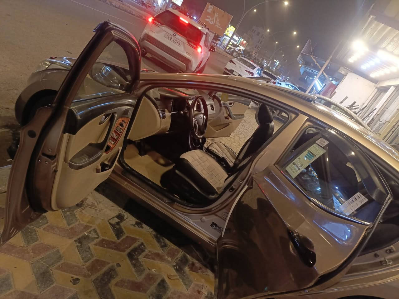 النترا 2015
فول مواصفات GLS
بصمه تشغيل 
بصمة ابواب +صندوق بصمه
فتحة سقف 
كشنات تفئه تبريد 
تبريد بيانو قطعتين 
شاشه كامرا 
حساسات 
لايت زنون الأصلي
ويل كب 
مري شفط
محرك 1800
سياره حيل نضيفه 
اللون قهوائي 
رقم سليمانيه بأسمي 
السونار مرفق بالمنشور 
السعر 120 
***********
