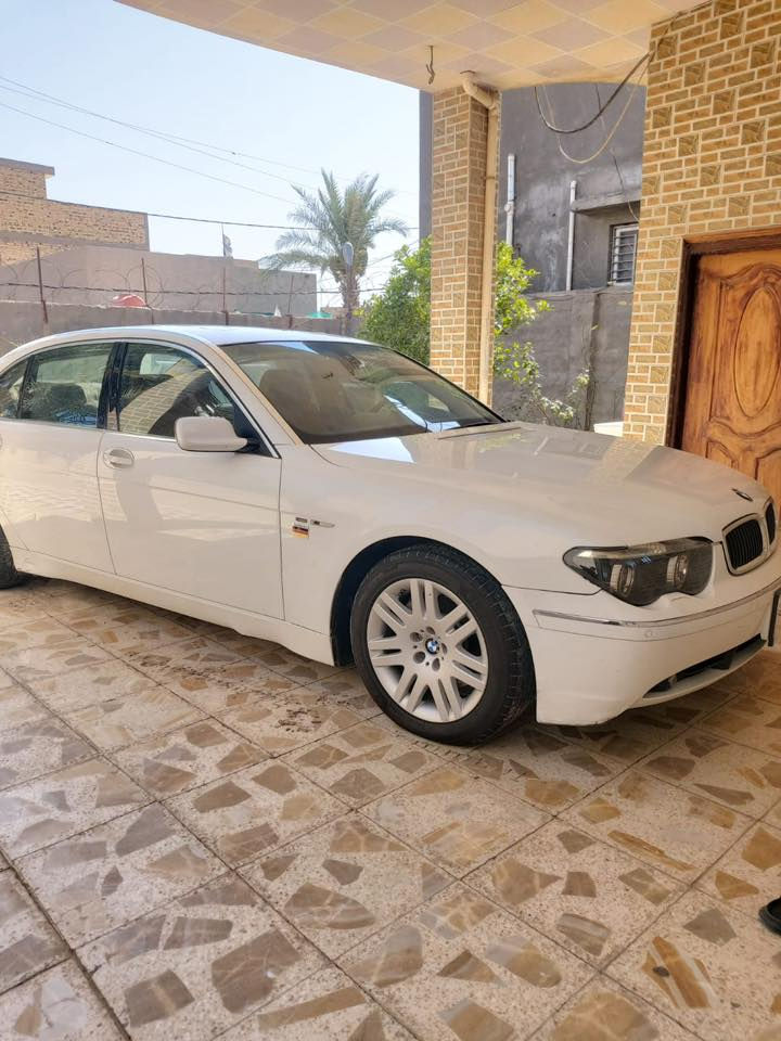 بي ام باخره موديل ٢٠٠٤ حجم ٧٤٥ رقم بغداد سياره خير من الله بيه باب وشويه منل جاملغ صبغ بارد بدون ضربه اربع بيبان وجنطه شفط ‭٠٧٨٣ ٨٠٣ ٥٢٤٩‬/ السعر ١٣٠ المكان ديوانيه
