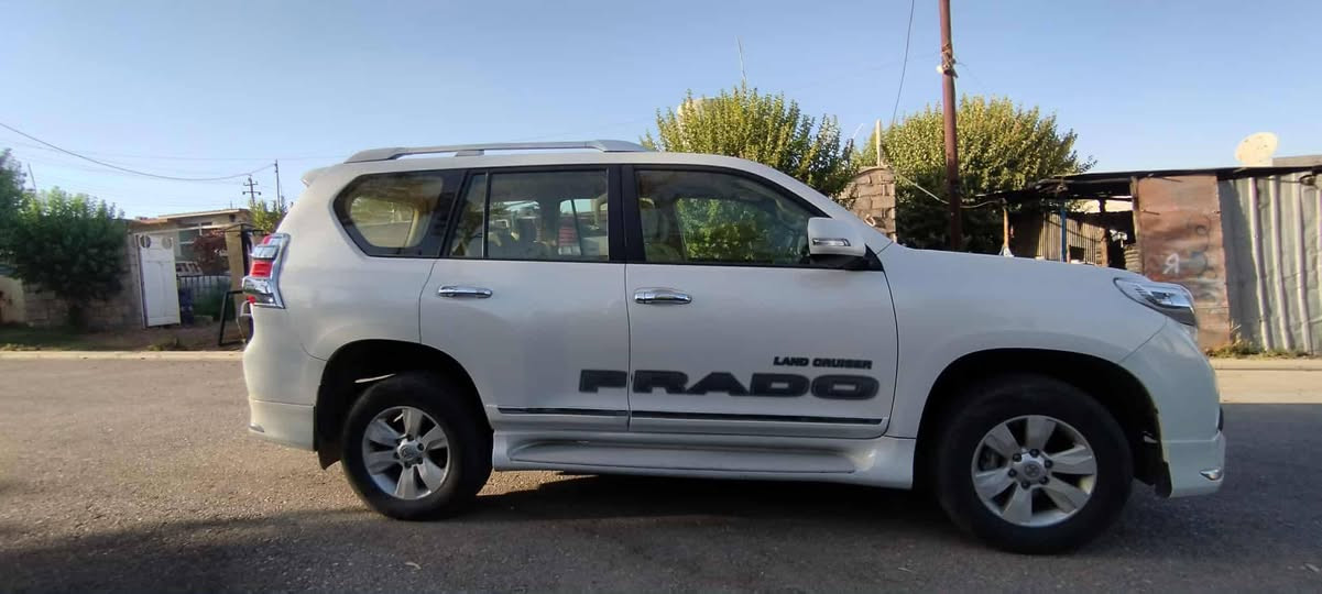 تويوتا برادو موديل 2017 أربعة سلندر مواصفات خليجي داخل أصفر سلاجة شاشة كاميرة بدون صبخ و بدون تعديل على وضع شريكة ماشية فقط 130الف گير و محرك مامفتوح كلش ب شرط . *********** أربيل, العراق
