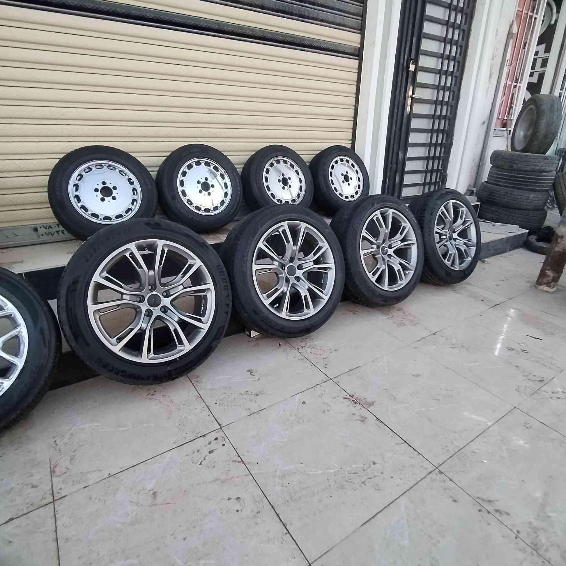 بسم الله الرحمن الرحيم وصلتنه وجبه جديده من التايرات الجديد والويلكب الجديد التفصيخ كوري وامريكي ويتوفر بيع ومراوس وشراء عنوانه كوت الخاجيه شارع ٣٠ مجاور مفروشات الحاج شمران الاستفسار الاتصال على الرقم ***********
