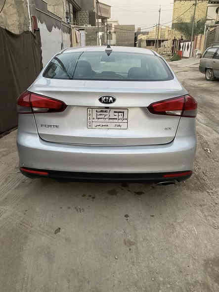 السلام عليكم..
فورتي ٢٠١٧ وارد امريكي (حادثها بنيد فقط بدون دواخل )
فول مواصفات ١/١ 
كشنات ذاكرة / تدفئة تبريد/ كهرباء 
فتحة / بصمة / جنطة ذكية / مري كهرباء 
محرك دوش  1800( مامفتوح )
رقم بغداد تحويل مباشر
السعر ١٢٠ وبيها مجال 
للاتصال : ***********
