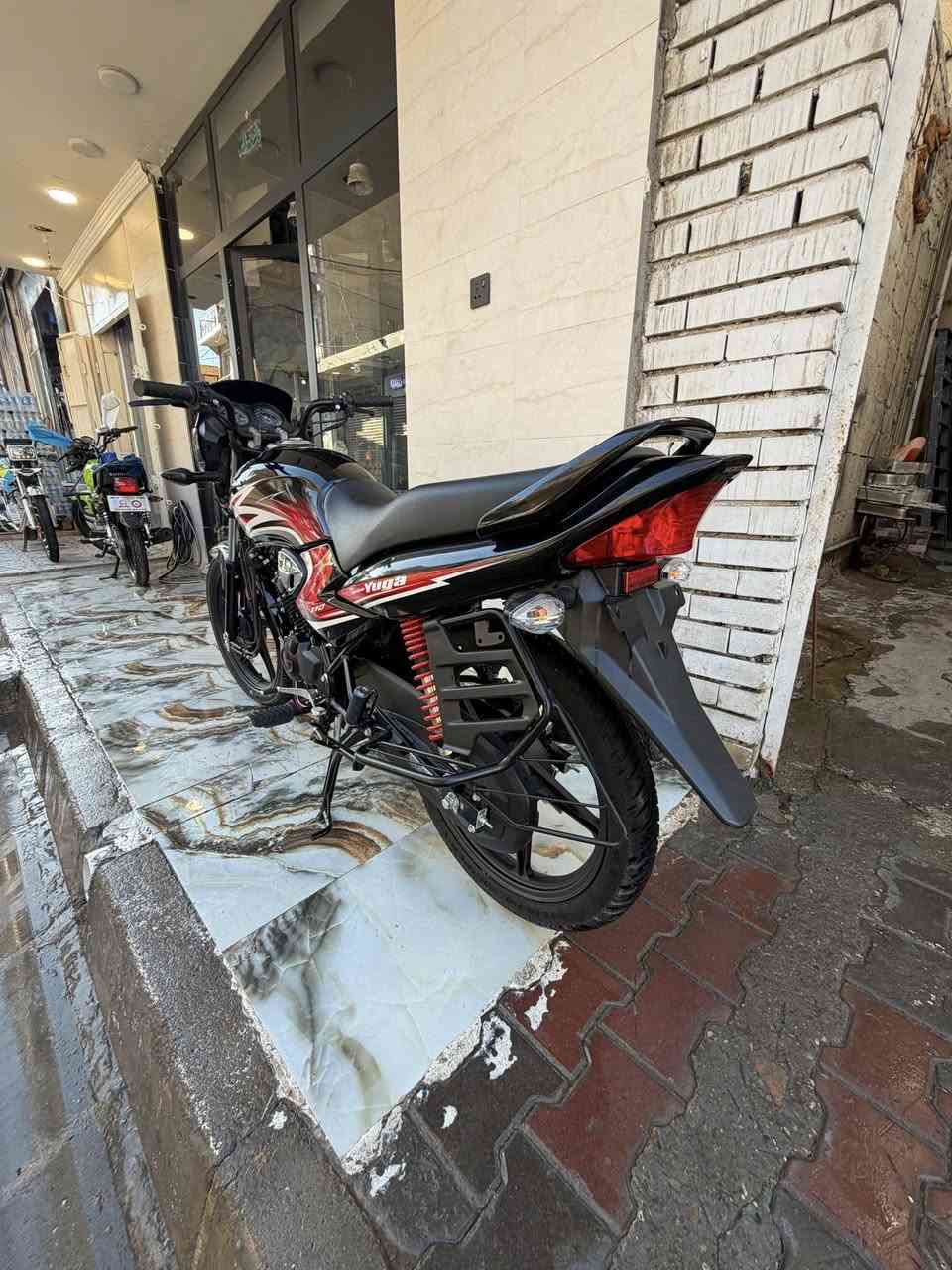 معرض القريشي ديالى بعقوبة قرية خرنابات المصداقيه عنواننا ✌️***********😍
توفر هوند الصنع هندي اصلي موديل 25 دراجه ثاني تبديل دهن اله ماشي 350 كيلو شراي يتصل بخدمتكم 👏
