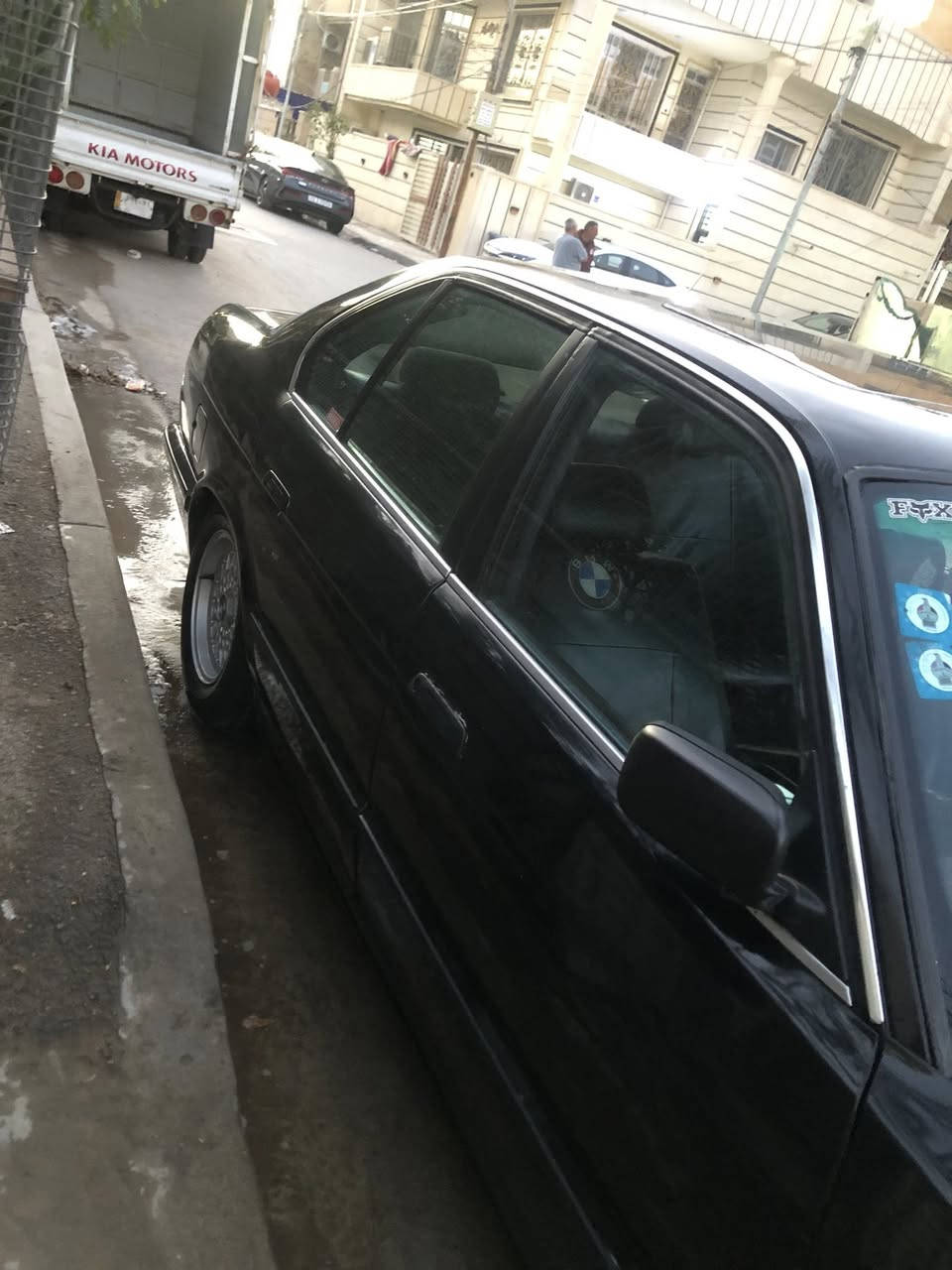 السلام عليكم بي ام دبليو 525 فانوس مسكر كير عادي موديل 1989 رقم انبار انكليزي تحويل  ثاني يوم بيه نواقص بصيطه تبريد ما يشتغل من اخذته سعر 48$ الرقم االتلفون ***********
