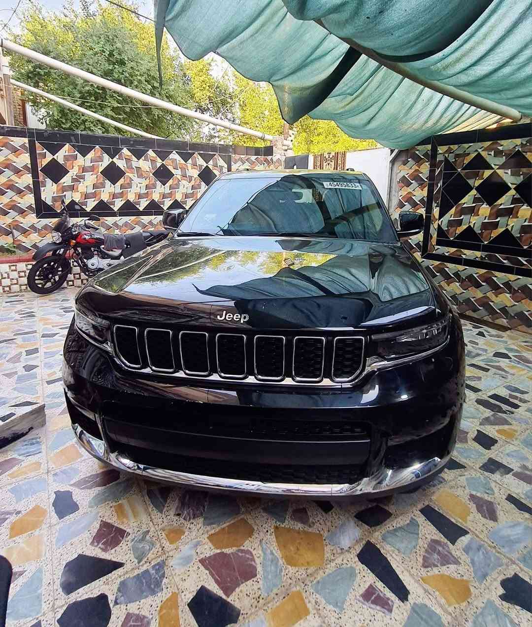 # للبيع 
سعر مناسب مستعجل على البيع 
# جيب الشكل الجديد 7 راكب 
# اسود ملكي 
#فئة لمتدد
#موديل 2021
#ماشية  40  الف
رقم بغداد الجديد بسمي 
المواصفات 
    بانوراما 
• كامره داخليه 
• كامره خلفيه دواره
• محرك 6 سلندر 3600 
• كير 8 نمرات
• رادار امامي
• رادار خلفي
• رادار جانبي (نقطه العمياء)
• نظام المحافظة على المسار
• نظام التوقف الذاتي (مانع تصادم)
• نظام الاطفاء الاذاتي اثناء التقاطعات 
• حساسات خلفيه
• صندوق كهربائي (شفط) 
• كشنات الاماميه كهربائية
• تدفئه الكشنات الامامية
• تدفئه الكشنات الخلفية 
• تدفئه الاستيرن
• شفتات استيرن
•مثبت سرعه
• شاشه كبيره بحجم 10.2
• شاشه دجتال ( شاشه اعطال و قراءات رقميه)
• لايت زنون مع لدات 
• اشاءه بالمري
• كير ماوس
• كشن خزن ميموري
• دخول ذكي بدون مفتاح
السيارة  تبديل الجاملغ الايمن و باب والبنيد نفس الوان والباب الخلفي بي صبغ
العنوان / ميسان  
***********
