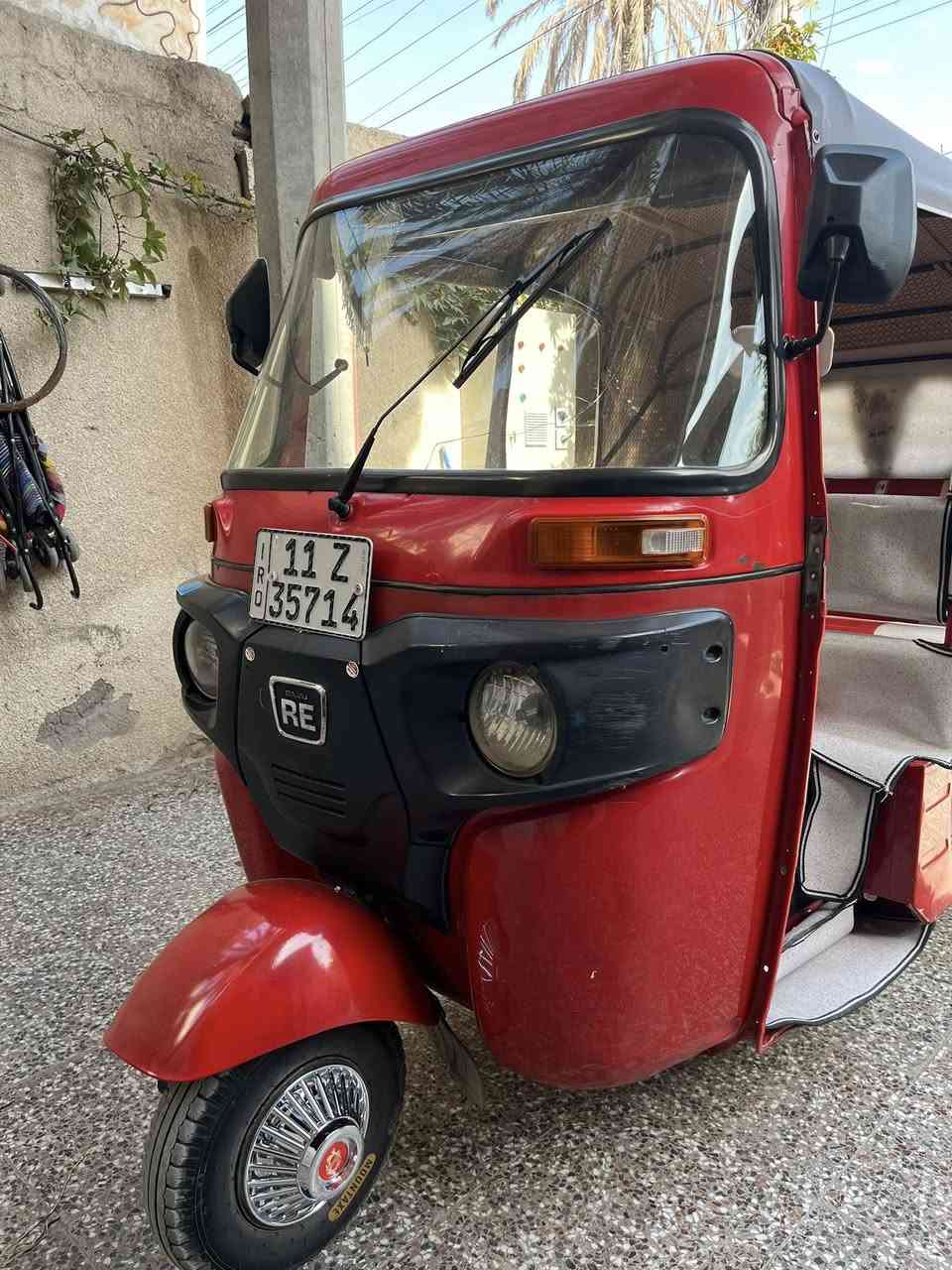 السلام عليكم تكتك للبيع موديل ١٩شهر الواحد 
مكفولة لاضربة ولاصبغ تكتك نضيفة تخم تاير جديد 
دوشمة سفريات مكينة خير من الله تحويل مباشر 
أي نقص مابيها السعر ٥٨٠٠وبيها مجال 
العنوان بغداد البياع الشراي يتصل ***********
