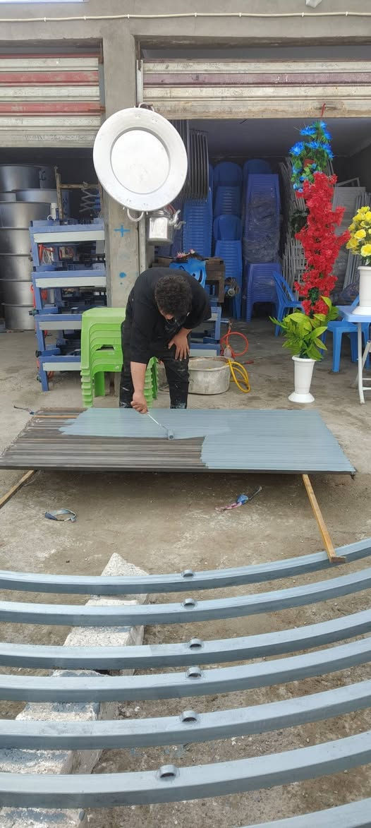 ***********جواد للبيع الحديد من اليمين الاصلي اذا مو من اليمين يرجع نفس السياره جادر الشيخ الاصلي مبطن توصيل الباب البيت موجود اذا مو الاصلي يرجع جادر الحديد والقماش باداره سالم الطباخ
