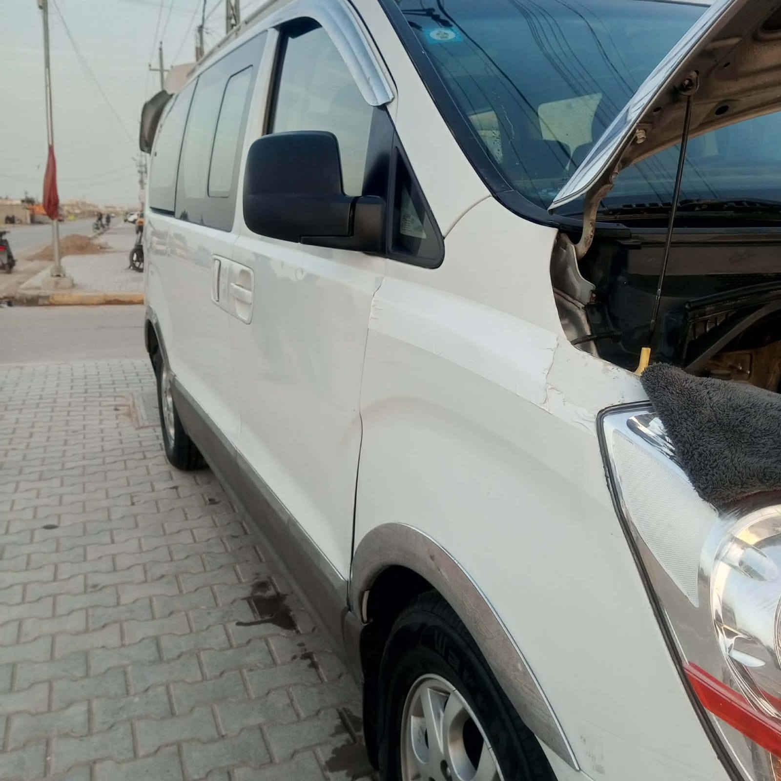 سلام عليكم ستاركس موديل 2011 مكينه مسكر صار شهرين مشدوده مكان كوت الشهداء ***********
