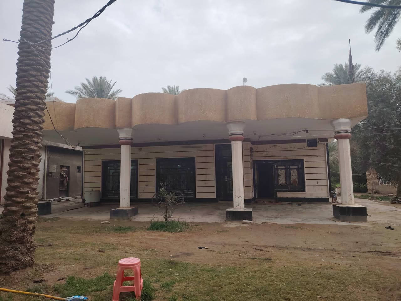 يالله كاع للبيع دونمين بيه تلث بيوت خدمات متوفره مي وكهرباء وعل الشارع
***********
