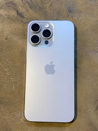 آيفون ١٥ برو ماكس • ٢٥٦ • شاشة مستبدلة