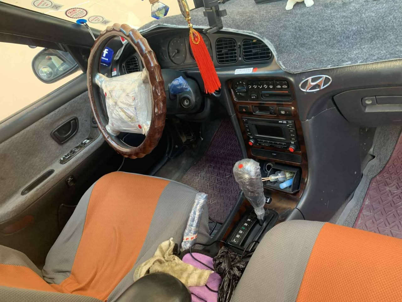 السلام عليكم اخوان سوناته تو موديل 1996 رقم بغداد بسمي رقم الجديد صار شهر من ستلمت السنويه وارقام 
هزه جديده كير مكينه مكفولات تبريد  مكفوله من الضربه والمعجون صبغ عام جماليه فقط السعر 50 وبيه مجال للشراي اتصل ودلل *********** مكانه بغداد الشعب
