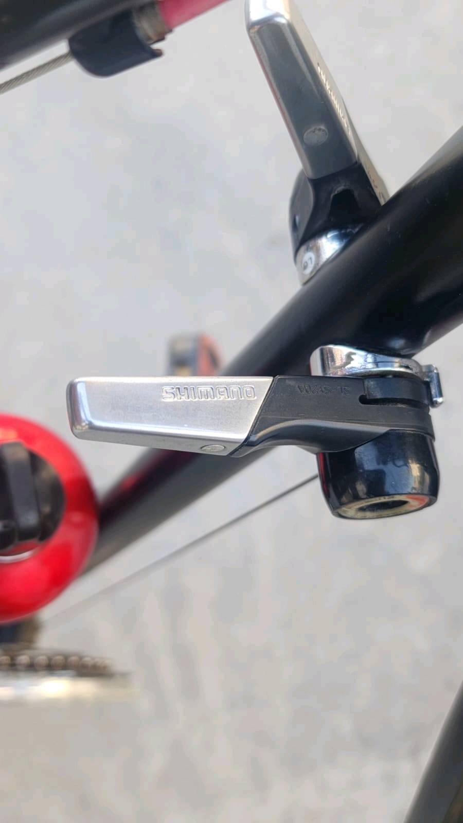 🚴‍♂️ للبيع دراجة Seattle رياضية 🚴‍♂️

دراجة بحالة ممتازة وجاهزة للاستخدام مباشرة، مناسبة للتنقل اليومي والرياضة والمشاوير الطويلة.

✅ نظام سرعات Shimano
✅ 21 سرعة (7 خلفي × 3 أمامي)
✅ إطار خفيف ومتين
✅جديل سرعات سلس
✅ مزودة بحامل جانبي وقنينة ماء
✅ لا تحتاج أي مصروف

الدراجة نظيفة جداً وتمت صيانتها، قيادتها مريحة وسلسة.

💰 السعر: 200,000 دينار عراقي
📌 قابل للتفاوض للجادين فقط

للاستفسار أو المعاينة يرجى التواصل على الخاص.
عنوان: بغداد_كرادة خارج
التوصيل غير متوفر