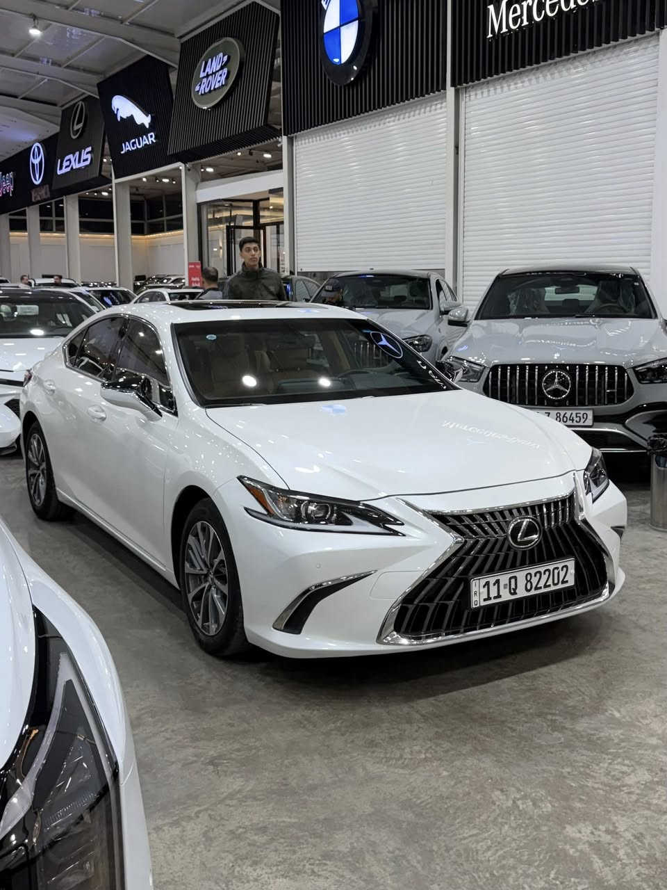 السلام عليكم
لكزز es300h هايبرد وكالة عبد اللطيف جميل موديل 2024
ماشية 15 الف كيلومتر رقم بغداد السيارة كفالة عامة عدا صبغ جزء بسيط من الدعامية الامامية اثر طخة بسيطة السعر 35 الف $
للاستفسار : ***********
