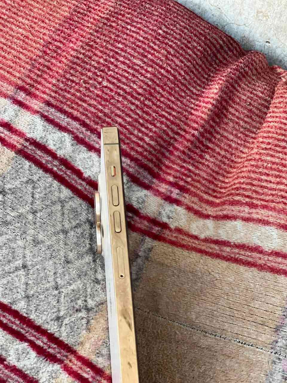 آيفون 13برو ماكس 
فول نضافه ذاكره 256
بطاريه 81بلادي 
نومذجيه zA
مكلف بل نشر اتصل عل رقم 
***********
