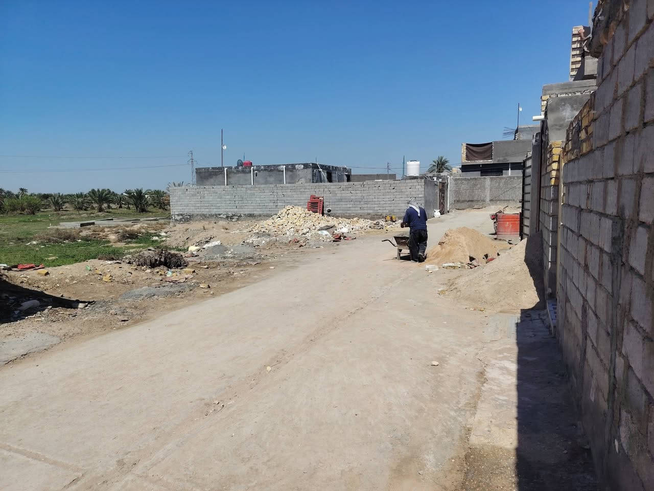 سلام عليكم مشتمل للبيع طابو زراعي مشمول بلتطويب سند 25مساحه 100 متر بناء حديث يحتوي عله غرفه وصاله ومطبخ وستقبال مومر خلفي معه حمام مساحه في وجه البيت في صحيات خارجيه مكاني بابل الهاشميه حي أنصاف كافه الخدمات أي استفسار اتصل ***********
