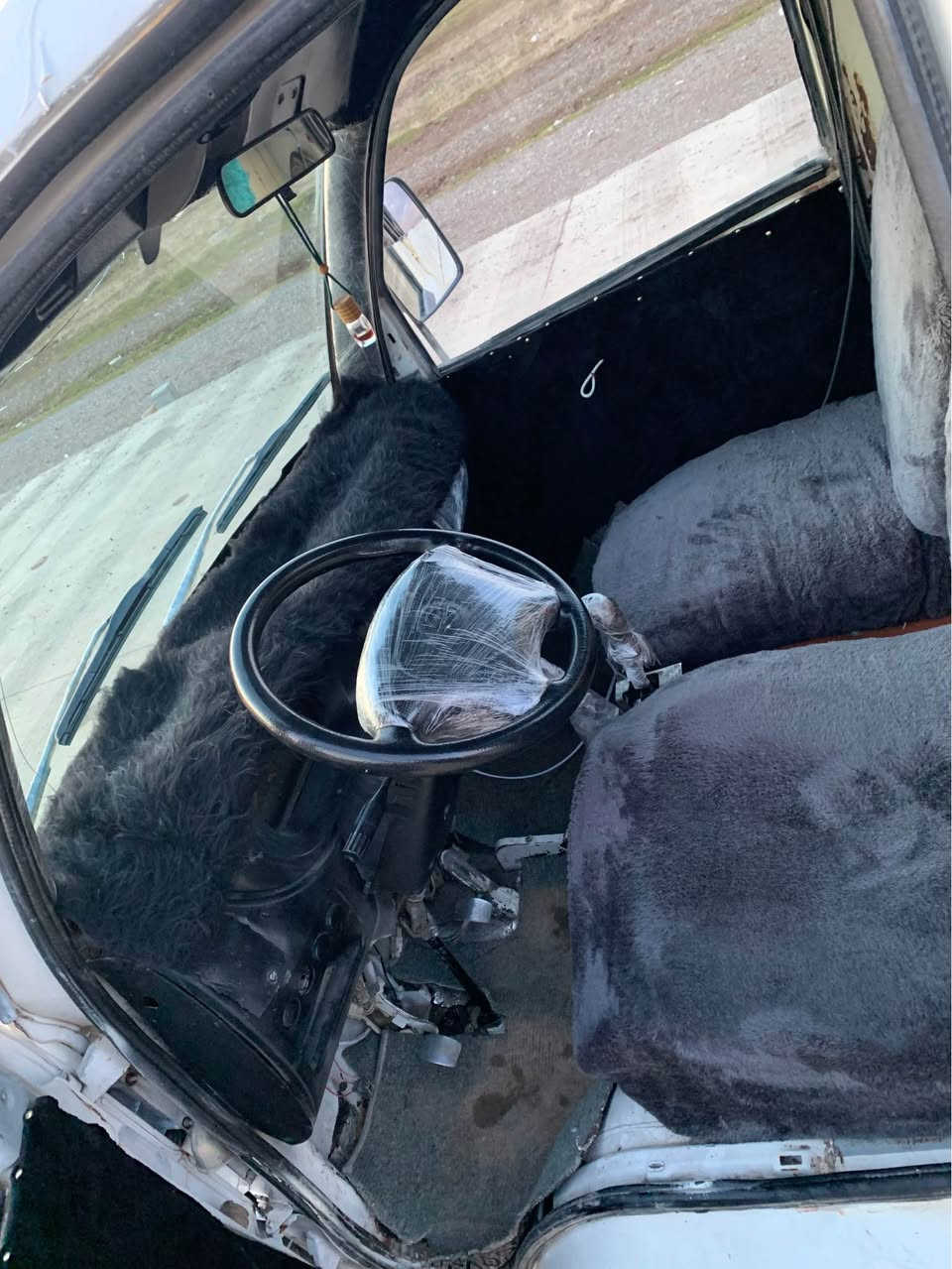 هایڤی مۆدیل 2006مەکینەوگیری بەشەرت  تەقەورەقەی بەشەرت کارەبای زۆرمەزبوتە لایت فلجە هۆرن  گیجی بەنزین حەماوە گشتی ئیشدەکات  4تایەی تازە سعری 13گەڵا ژم  ***********   *********** شوین پیرەمەگرون السليمانية, العراق
