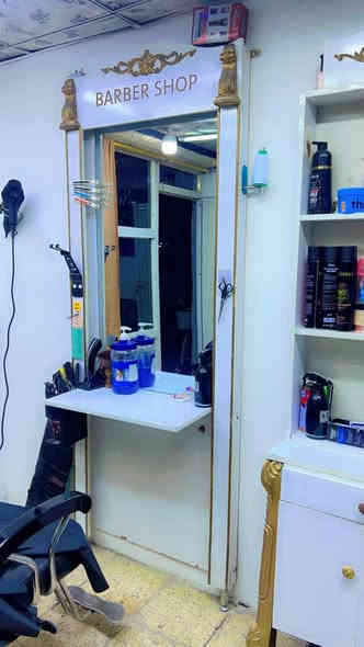 السلام عليكم
مرايات حلاقة ثنين مع فاترينه 
مستخدمات نضيفات 
السعر الكل 125
تواصلو وتدللون 
***********
