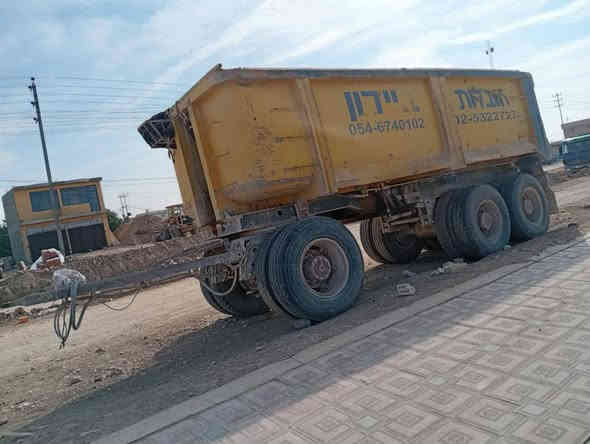 مقطورة للبيع شاصي مكفول ذرعة 22 متر(***********)
