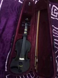 اله كمان للبيع السعر 75 وبي مجال تجي وياه وتر واحد +جنطه للتواصل 07771...