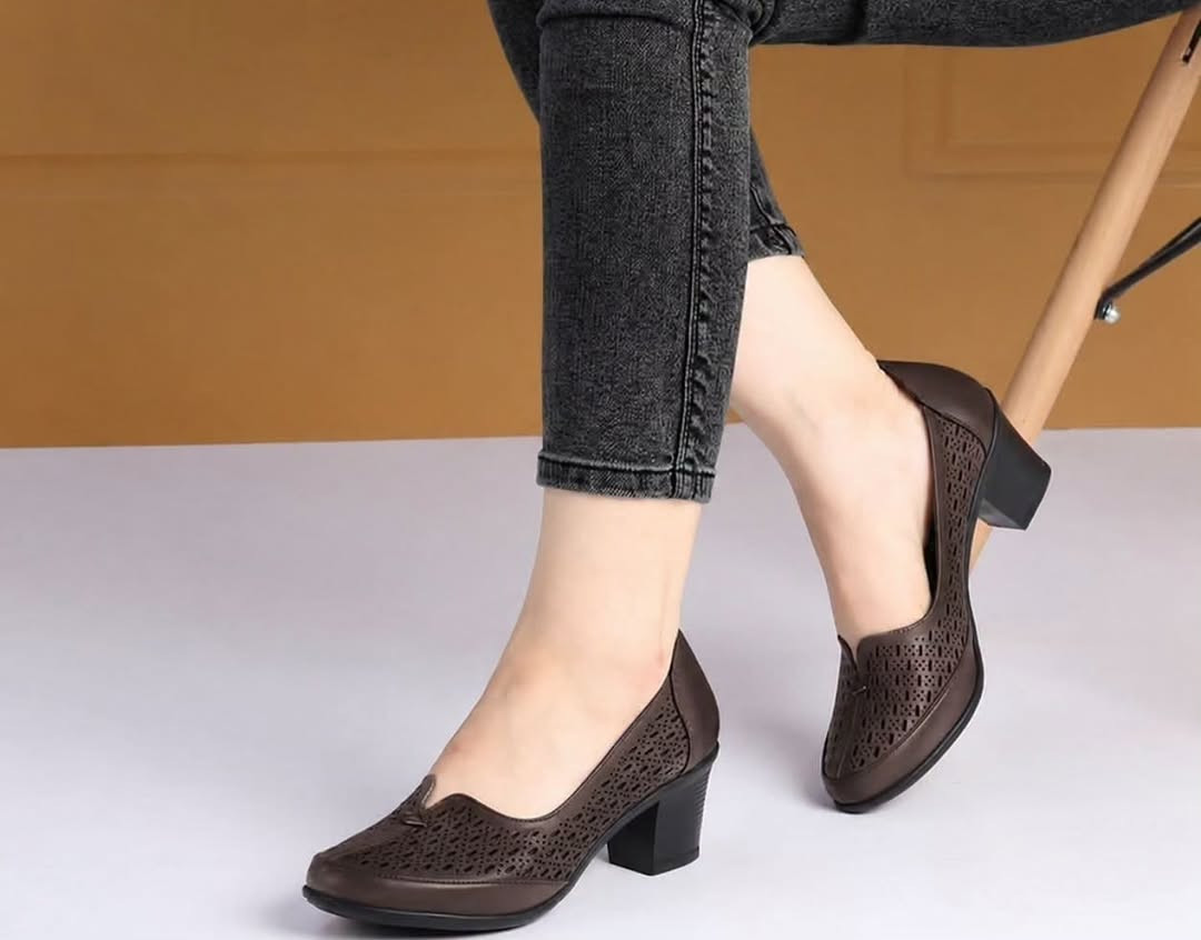 توفر فلوريتان طبي ارتفاع 5cm الاكثر راحة 
مناسب للدوام والمسافات الطويلة 
Size 37.38.39.40.41 
للحجز مراسله الصفحة او الوتساب *********** 
يوجد خدمة توصيل لجميع المحافظات
