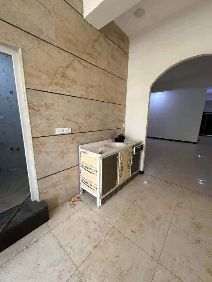 شقه #للايجار 
السكني و التجاري

الموقع / الخسرويه
خلف مستشفى السلام

المساحه /١٢٠ م 

تحتوي على / ٢ نوم / صاله / مطبخ / صحيات

بناء حديث 

مبلغ الايجار /٥٠٠♦️ شهريا ♦️
للاستفسار اكثر/
***********📲
