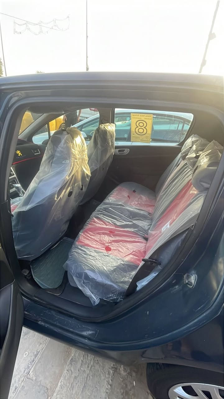 بيجو فرنسي موديل 2006 سياره جاهزة من كلشي كير محرك صدر تبريد مكفولات تخم تاير حته ثلاجه شغاله بيه صبغ حزام مكفوله من ضربه جماليه فقط بيه سونر ويه صور موجود سعر 55 بيه مجال قليل شراي يتصل مكاني بغداد رقم ***********

