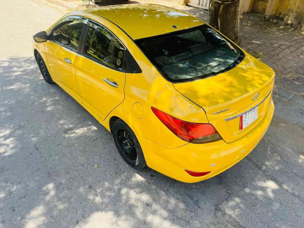 أكسنت موديل 2015 مكينه و كير و حداديه و تبريد كفاله وارد خليجي  بيه جاملغ خلفي رقم بغداد تحويل مباشر السعر 73 وبيه مجال بصيط حجم المحرك 1600 دوش 

‭***********‬
