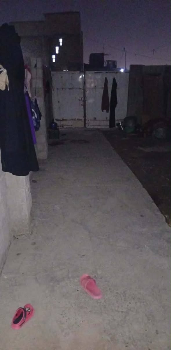 السلام عليكم بيت زراعي سند 25 على شارع 100 الفرع بجهه الطهمازيه مساحه 120 صاله ومطبخا ماما بنيات بناء جديد السقف صب ومقير السعر 40 وبي مجال***********
