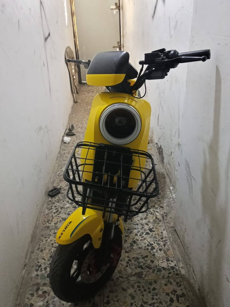 السلام عليكم
ار 9زيرو زيرو بعتبار ماخذه من وكيل مديل 2026 الحديث    ستخدام قليل جدا
5بطاريات دبل حجم كبير 32 امبير وينلي الاصلي 4نمر سرعه 109 سرعه حقيقيه 70
كهربائيات كلهه شغاله لايت عالي وناصي ونشره اماميه اشاره يمنه ويسره ودبل اشاره
بلوتوث وقاعده شحن وياها سويج  وبصمتين  شاحنه الاصليه كفات موجوده ماشادهن دراجه مكفولة كفاله عامه حته من الزلغ تجي وشوف بعينك
السعر 445  
واتساب ***********
عنوان بصره
