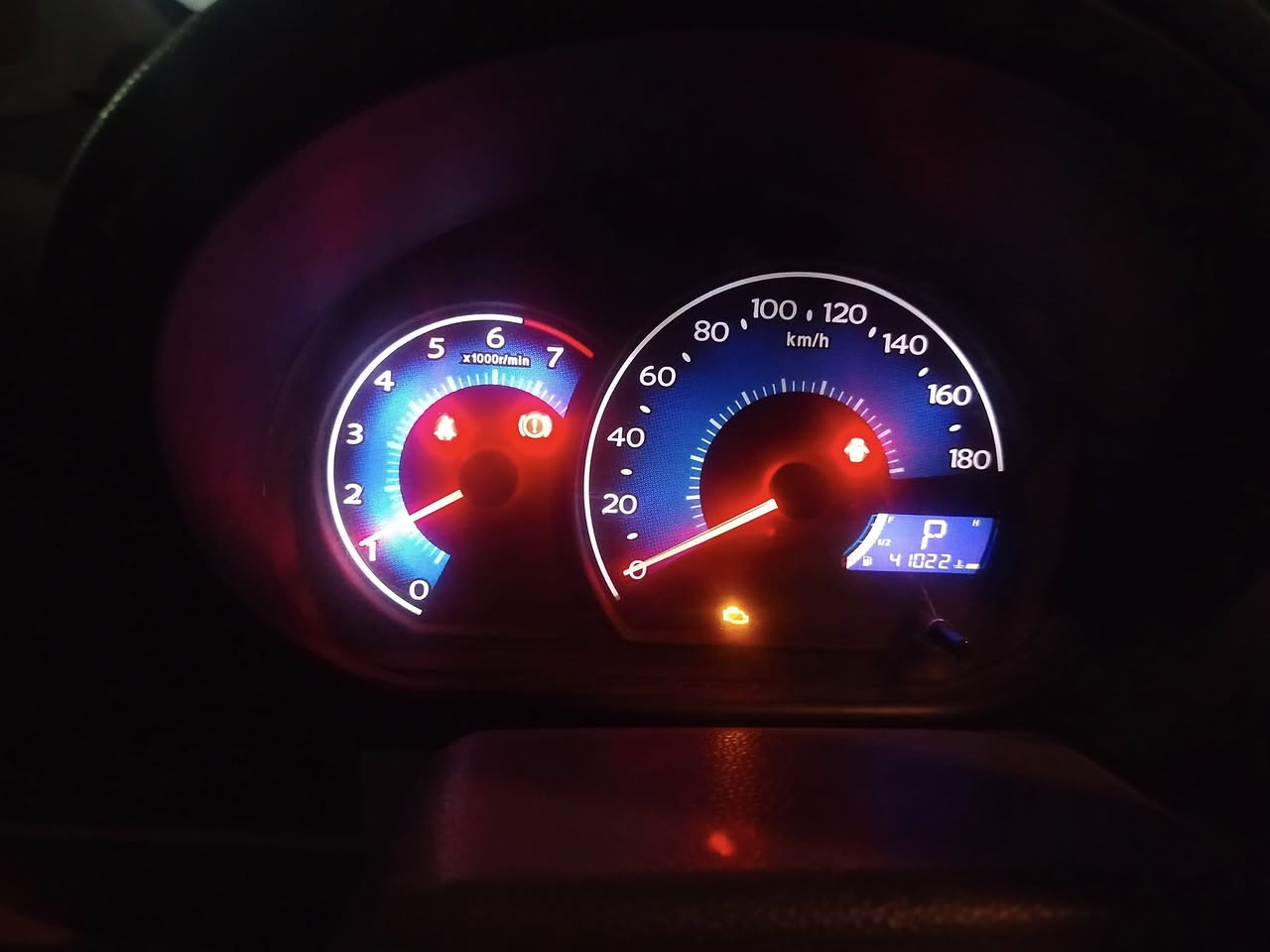 جيلي باندا ١٣ 
نظيفة جدا استخدام جدا قليل 
كلشي بيها بلادي مكفوله من كلشي 
بيها بس هاي طخة جاملغ 
كلشي شغال  تبريد جام كهرباء مري كهرباء ويل كب 
كير و محرك أخو جديد  
الموقع شارع فلسطين 
السيارة متروكه و ينرادلها حمام فقط  
السعر ٥٠ ورقه 
تلفون ***********
السيارة ب اسم والدتي و تحويل ثاني يوم
