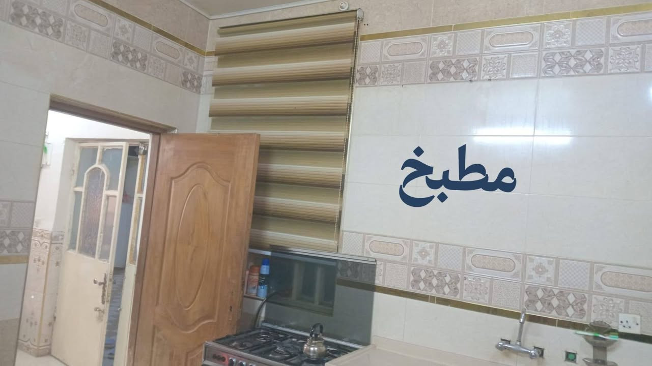 يالله على بركة الله بيت للبيع قطعة ومقاطعه ماشين بي معاملة تمليك عنوانه بلد شارع الاستاذ مفيد منعم  مساحت البيت ١٨٠م يتكون من طابقين الطابق الأول ٢ غرفتين منام مع صاله كبيرة مع مطبخ مع كراج سيارة ومجموعه صحيات الطابق الثاني ٢ غرفتين منام واصل بناء للسكف بيت حلو مرتب كلة سيراميك بناء حديث السعر ٨٠ مليون وبي مجال للشراي ***********
@إشارة
