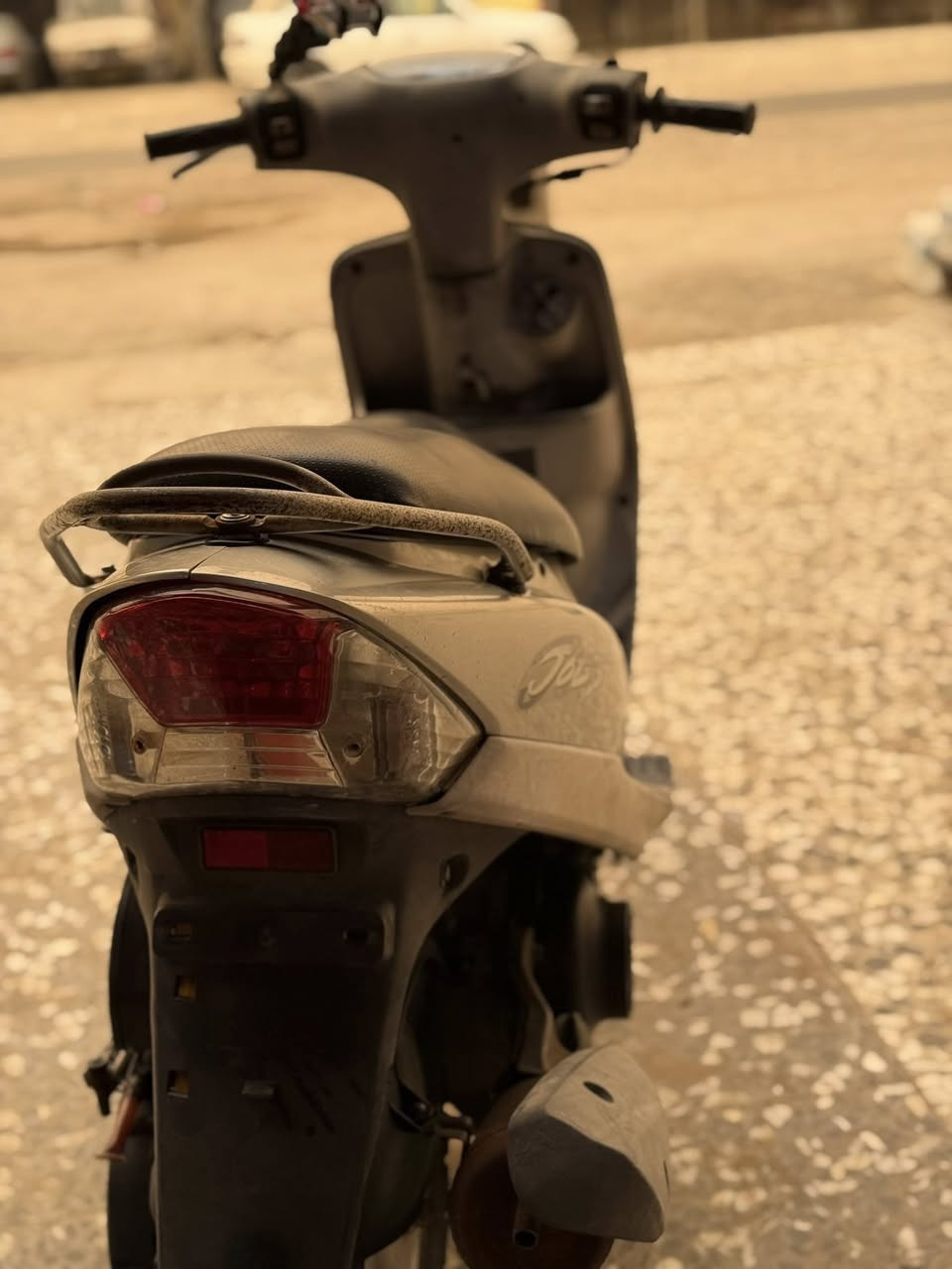 🏍️ للبيع | دراجة ماكس ياماها (الملقبة المنغولي) 🏍️

✅ دراجة رمبة، ما صارلها أسبوعين من نازلة
✅ أوراق كاملة (منفيس ومكاتبة باسمي)
✅ بحالة جديدة جداً وجاهزة للاستخدام
✅ تاير باكستاني ستوني جديد شاد بـ 40 ألف
✅ عداد الكيلومتر شغال
✅ جميع الكهربائيات شغالة
✅ بطارية ستوني جديدة
✅ مبدل دهن أم زويل
✅ لايت زنون
✅ موديل 2007

🔧 الماكينة بلدية وناعمة جداً، افحص بأي فيتر وتأكد بنفسك.
🔧 الدراجة جاهزة وما بيها نقص برغي واحد.

💰 السعر: 900 ألف دينار
🔹 بيها مجال بسيط للشراي الجاد.

📍 الموقع: بغداد - الشعلة
📞 للاستفسار: ***********

ملاحظة: الرمبة المعروفة سعرها يوصل 950 ألف، واغلب الدراجات تحتاج صرف إضافي (دهن، بطارية، تاير وغيرها)، أما هاي جاهزة بالكامل للاستخدام. ✔
