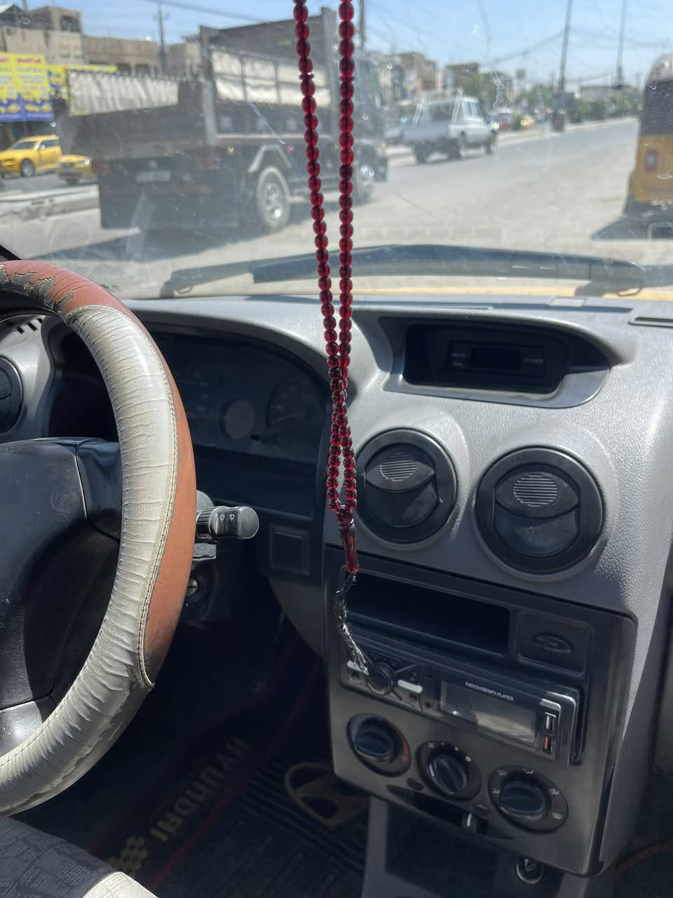 السلام عليكم سايبا 12 كير مكينه نضيفات كشرها كدامك بالصور يرادلها ترتيبات شويه باتري وسلف جديد شواصي معمره السنويه كارتونيه  
السعر ١٢ ورقه وبيها مجال العنوان بغداد مدينه الصدر 
***********
