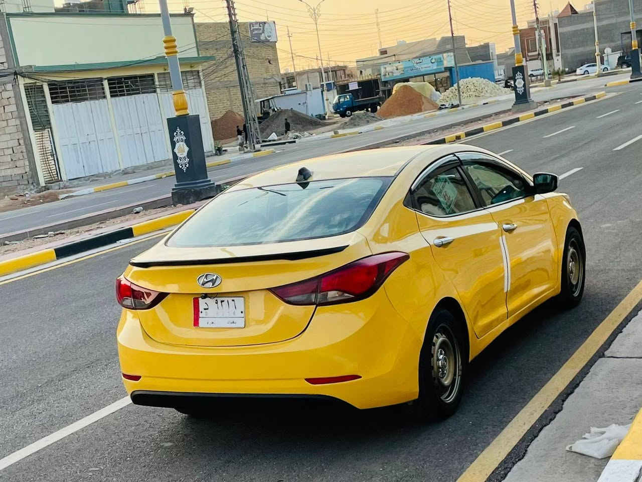 السلام عليكم للبيع هونداي لنترا مديل 2016 وارد أمريكي حادثه دور خلفي عكس سايق بدون دواخل فقط  مكفوله كفاله عامه من ضربه وتبديل  موصفاته شاشه كامره + تدفه دخل رصاصي صاج اشاير بل مري  مكينه 1800  رقم بغداد سنويه لغاية 27 مصفره هيه وغرمات السياره جديده حيل وجاهزه واي نقص مابيه كير مكينه مكفولات حداديه تخم تاير تدفه تبريد ثلج السعر 117 لاستفسار اكثر لاتصال على الرقم *********** مكان السيارة كربلاء مكلف بل نشر
