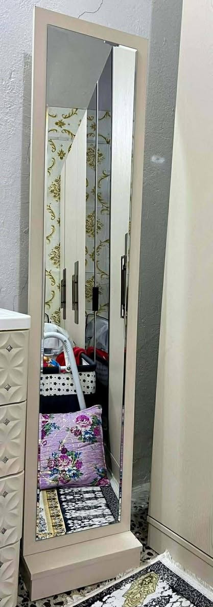غرفة تركية ١٠ قطع
السرير مخزن والشازلون مخزن مع منافذ للشحن واضاءة لد في ملحقات السرير واضاءة لد في ميز التواليت والكنتور مع الملحق ٣٣٣سم
للاستفسار على الخاص


**إذا كنت صاحب هذا الإعلان وتريد حذفه لأي سبب، رجاءا أرسل رسالة إلى الدعم الفني**