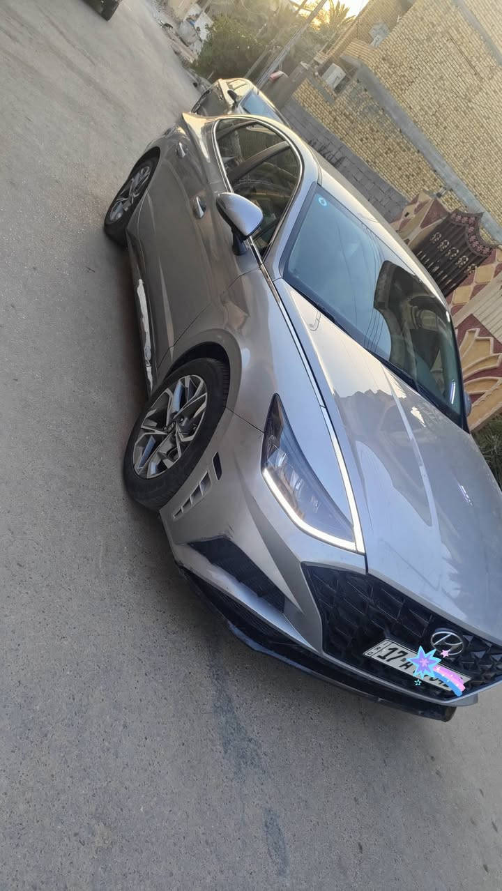 السلام عليكم 
🔹 للبيع: هيونداي سوناتا 2023 (معوقين) 🔹
📍 رقم السماوة 🚗 الموديل: 2023 📊 المسافة المقطوعة: 8,000 كم فقط (زيرو تقريباً)
✅ تبديل قطعتين (جاملغ + باب) ✅ بدون أي ضرر في الدواخل أو الشاصي ✅ المحرك (المكينة) والكير بحالة ممتازة ومكفولين ✅ شاشة كبيرة متعددة الوظائف ✅ تحكم من المقود (ستيرن) ✅ إشارات بالمرايا الجانبية ✅ نظام تحكم متكامل وميزات راحة وسلامة ✅ سيارة نظيفة جداً وجاهزة للاستخدام
💰 السعر المطلوب: 17,500 دولار 🔹 السعر قابل للتفاوض للجادين
📞 للاستفسار أو المراسلة: ***********
