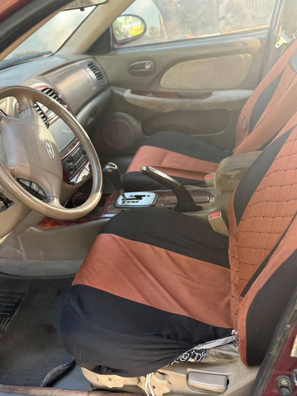 للبيع: [سوناتا وفود، موديل2005] 🚗
السيارة بحالة ممتازة وجاهزة للاستخدام الفوري، إليكم كامل التفاصيل والمواصفات:
🔹 المواصفات العامة:
سنة الصنع (الموديل): [2005]
اللون الخارجي: [ماروني🟥]
اللون الداخلي: [صحراوي/ مخمل]
نوع ناقل الحركة (الغير): [أوتوماتيك]
نوع المحرك: [ 6 سلندر]
🔹 المميزات والإضافات:
[ شاشة عرض وكاميرا خلفية]
[ مثبت سرعة وتحكم من المقود]
[ فتحة سقف]
🔹 حالة السيارة:
البودي (الهيكل الخارجي): [ حادث چاملغ خلفي ليبل واحد]
المحرك والجير والمكيف: [ جيد جداً]
الأوراق: [ وجاهزة للنقل]
💰 السعر المطلوب: [65ورقه] (قابل للتفاوض البسيط للصادقين)
📍 الموقع: [ بغداد٫الكراده قرب جسر المعلق]
📞 للتواصل والاستفسار (واتساب أو اتصال):
[***********]
