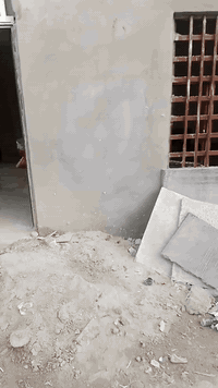 بيت مساحه 50م زراعي قرار 25 حي الامين الثاني البيت محتاج بس تركيب الجام ويكمل  وتساب *********** السعر مناسب
