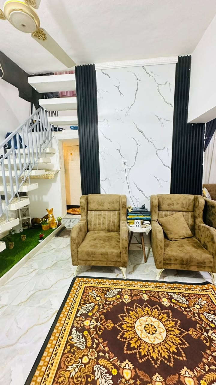 #إعلان رقم (214)

 // دار للبيع المكان منطقة الخشابة //

 #التفاصيل

دار طابق ونصف 

1- يحتوي الدار  _ على 3 غرف  + صالة 
+ استقبال + مطبخ + صحيات

2- مساحة 150 متر 

3- ترميم سنه 2024 

4- ثاني شارع قرب الملعب الخماسي

#الاستفسار اكثر مراجعة مكتبنا او مراسلة الصفحة او الاتصال على الرقم ادناه 

#العراق _ السماوة _حي العسكري _ قرب جامع الامام علي (ع)

رقم المكتب _ ‭0782 777 9516‬ _سيد ولاء
              

                                                  
 
              #الخارطة للاستثمار العقاري #
                         _خدمات عقارية_
