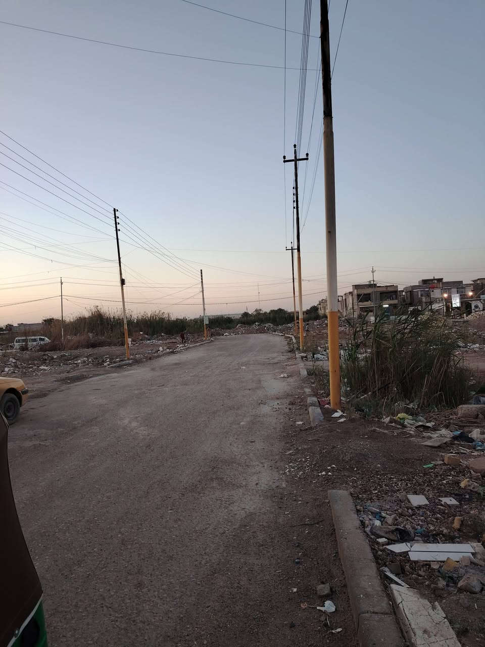 السلام عليكم يوجد قطعه ارض مساحة 100متر للبيع المكان الدورة ابو دشير خط نفط قريب ع صناعي والبانزيخانة للتواصل
*********** للاتصال
*********** واتساب فقط
