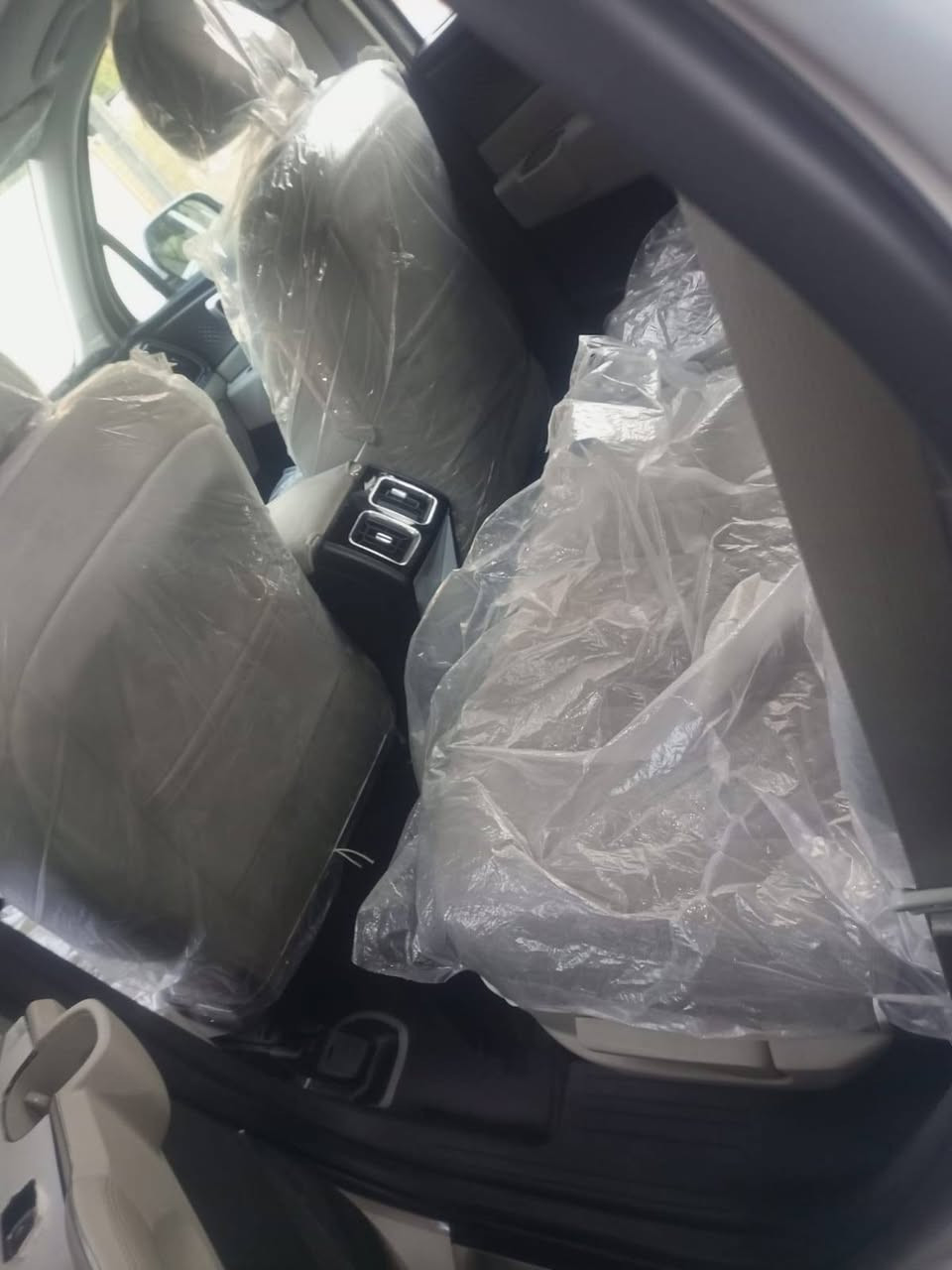 السلام عليكم سياره سورنتو مويل2025فول مواصفات خليجيه ماشيه 22الف
كفاله عامه سعره 322بيه مجال رقم ***********
