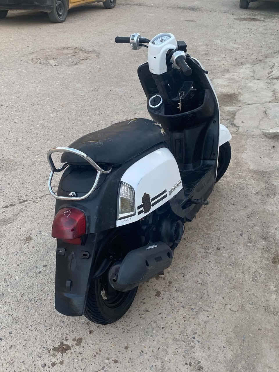 ماكس بوليس دراجه وكيل صار 6 اشهر من طالعه من وكيل  نضيفه ما عوزها شي سعرها 950وبيها مجال الاتصال ***********
