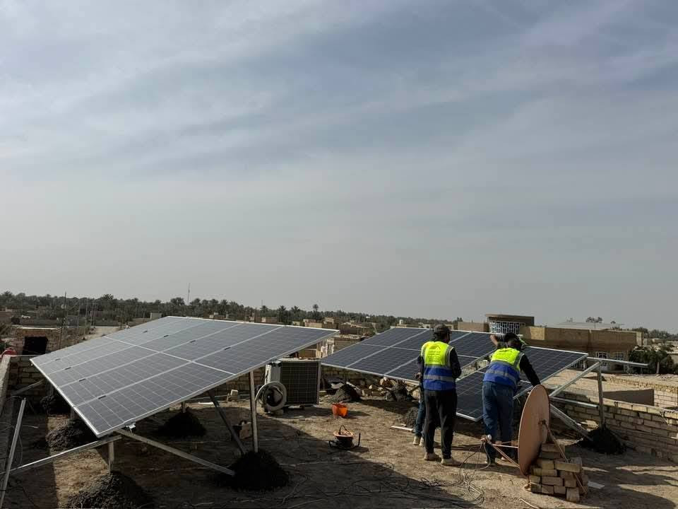 على بركة الله ☀️
تمّ تجهيز وتنصيب منظومة طاقة شمسية  في الديوانية -قضاء النعمانية 
في بيت الأخ لطيف جدول اليساري
منظومة 20 أمبير نهاري 16 ليلي  صُمّمت لتغطي الاحتياج اليومي بكفاءة عالية واستقرار تام ⚡

✔️مواصفات فنية عالية
 استخدام أجود المواد العالمية
 ضمانات حقيقية ومكتوبة
 تنفيذ بدقة واحترافية عالية
 العمل تحت إشراف كادر هندسي متخصص

لأن الطاقة الشمسية مو مجرد ألواح…
هي راحة، أمان، واستثمار ذكي للمستقبل 
إذا تحب تتحرر من انقطاع الكهرباء وتريد شغل مضمون من ناس تعرف شغلها،
تواصل ويانا وخلي الشمس تشتغل عنك 
م مهند الشمري للاستفسار أكثر ***********
***********
