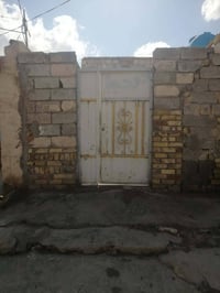 بيت 100متر طابو صرف يحتوي غرفه نوم وصاله مطبخ مكان حي الوحده قرب شارع ...