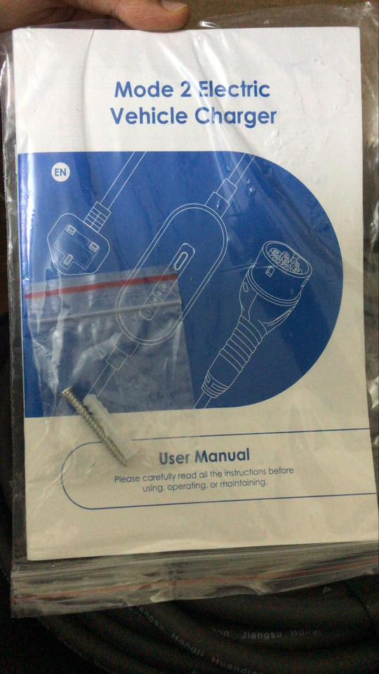 شاحن سيارات كهربائية متنقل Type 2 🔋⚡
متوافق مع جميع السيارات الكهربائية بمعيار IEC 62196-2، تصميم عملي وسهل الحمل مع حماية وأمان عالي أثناء الشحن، مناسب للبيت والسفر والاستخدام اليومي .50 الف ) 0773 836 8201‬
