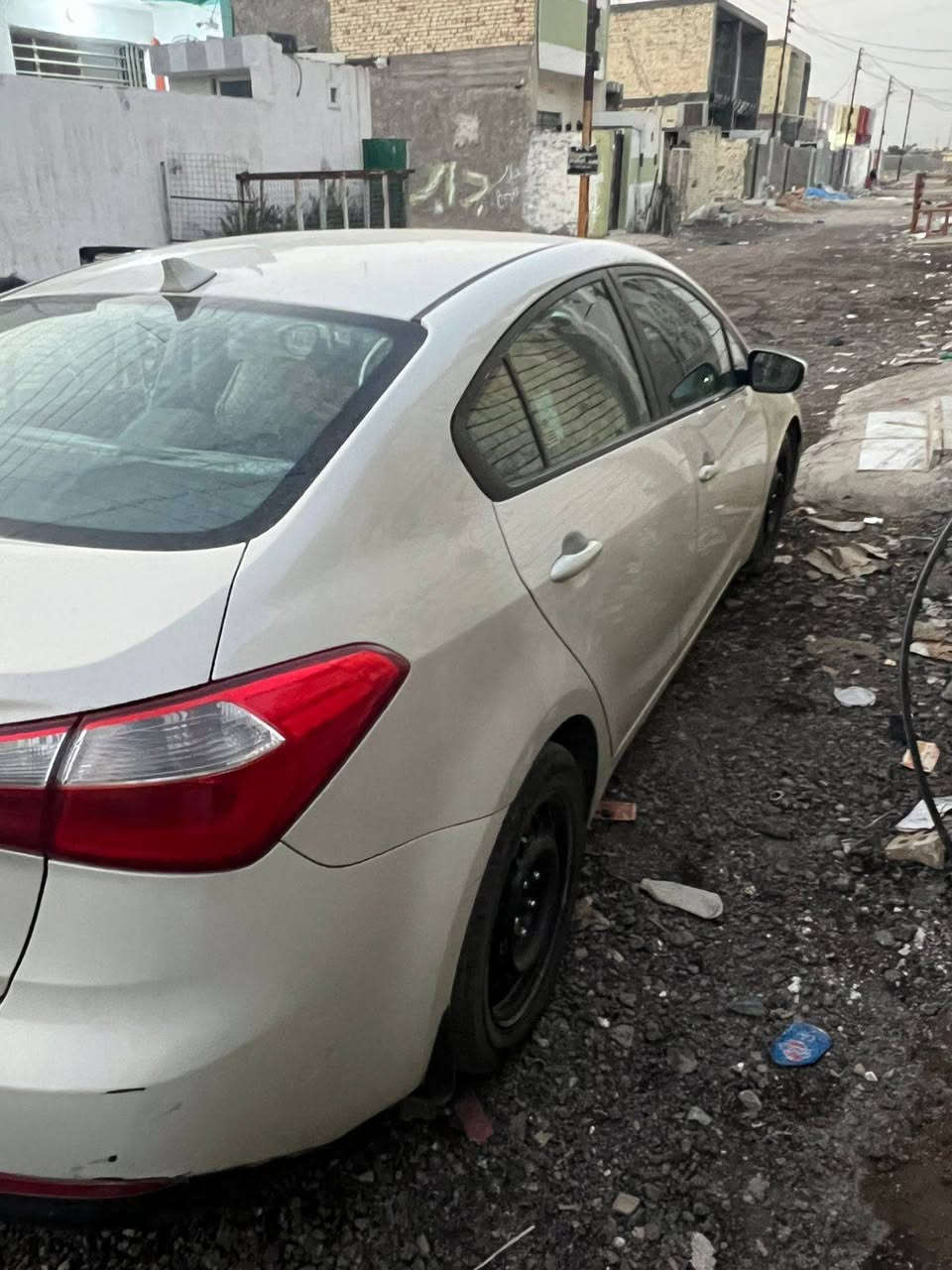 السلام عليكم عندي فورتي موديل 2016السياره بسمي السعر ب110 وبيها مجال مكان بغداد رقم الهاتف ***********
