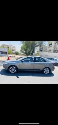 كيا سيراتو 2011 خليجي مكينه 1600 فوول مواصفات عدى البصمه  السياره بيهه...