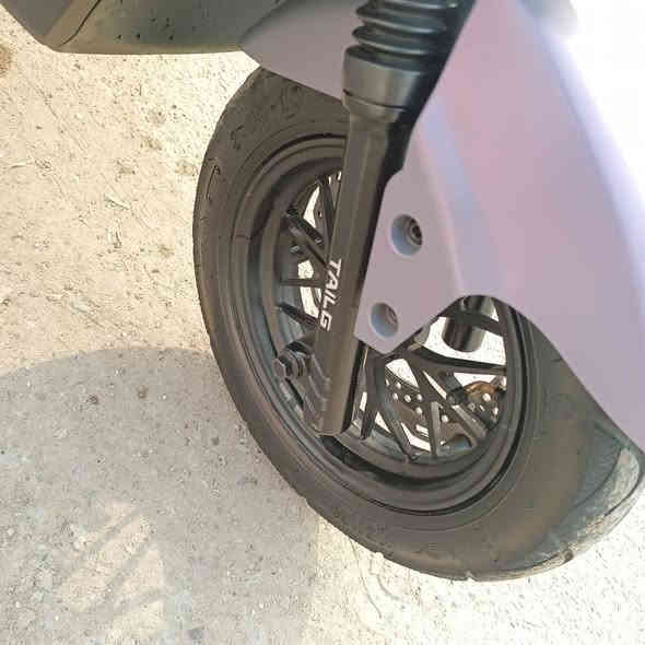 يا الله دراجه للبيع ريان أم عيون دراجه موديل 2025 استعمال شهرين فقط دراجه جديده كلش 6 بطاريات مسطره كبار ملف 1200 حقيقي تمشيك 70 كيلو حقيقي دراجه نضيفه والوصل مال شراء موجود دراجه كل نقص مابيها اخت جديده لايت زنون بيها لد اشاير بل كاع بلادي كله ضوايات وبيها ضوه ابيض جوه علامه رقم  بيها مثبت سرعه دراجه حيل جديده مكاني بغداد حي الجامعه  وبيها نضام البارك P وبيها مواصفات تخبل السعر 750 وبيها مجال  رقمي للاستفسار ***********
