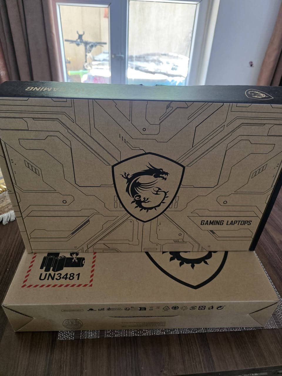 للبيع لابتوب MSI Thin 15 B13VE بحالة الجديد تماماً (كسر زيرو) 🔥
السلام عليكم!
جهاز أخو الجديد، استخدام كلش قليل وبكامل ملحقاته والكرتونة موجودة. لابتوب من شركة MSI المعروفة بأدائها العالي، مناسب جداً للألعاب، برامج التصميم، والهندسة. الجهاز نسخة أوربية كيبورد (US-International).
​المواصفات:
​المعالج: Intel Core i7-13620H (جيل 13، أداء جبار)
​كرت الشاشة: NVIDIA GeForce RTX 4050 (6GB GDDR6)
​الرام: 16GB DDR4 (8GB*2)
​الهارد: 512GB SSD
​الشاشة: 15.6 بوصة، FHD، بتردد 144Hz، مضادة للانعكاس (Anti-Glare)
​النظام: ويندوز 11 هوم أصلي (64bit)
​اللون: رمادي كوزموس (Cosmos_Gray)
​ملاحظة:
الجهاز نظيف جداً وبكامل أغراضه، والسعر أريد تقييم من أهل الخبرة لأن الجهاز شبه جديد.


**إذا كنت صاحب هذا الإعلان وتريد حذفه لأي سبب، رجاءا أرسل رسالة إلى الدعم الفني**