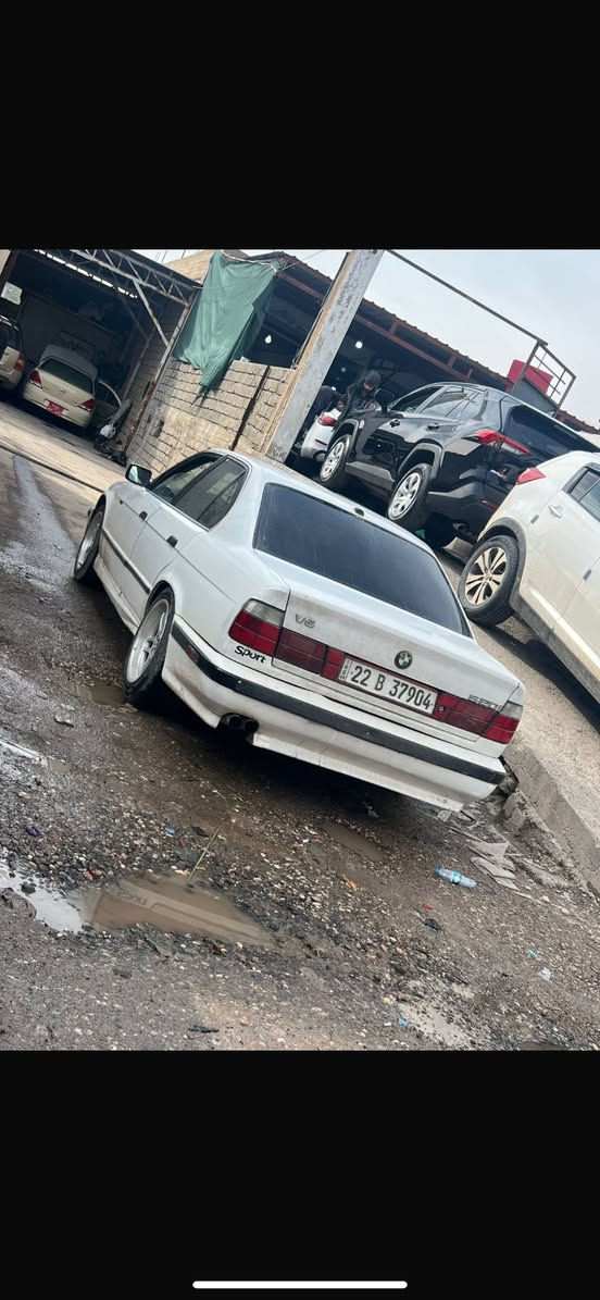 مودێل١٩٩١بئیم ٥٢٠ رەقەم و سەنەوی جدید تەحویل و وەکالە شەرت گیر و مەکینە وە تەبریت شەرت هەموو کارەبای ئیش دەکات سیارەکە بێ سبوخە هەرجار تایە جدید سعر ٥٠ مەجالەکی کەم رەقەم تەلەفون ***********
