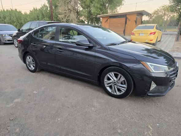 سلام عليكم النترا ٢٠٢٠ وارد امريكي مكينه ٢٠٠٠ دوش سياره كلين صور الحادث داخل المنشور بدون ايرباك هنا بلعراق صار بيهه قطعتين صبغ بدون دواخل جاملغ الخلفي وجاملغ الكدام سياره جديده صفاحه موس مابيهه اي نقص موصفات نص فول رقم اربيل بسمنه تريد تحويل تريد وكاله مكاني بغداد البياع السعر ١٢٧ ر ***********
